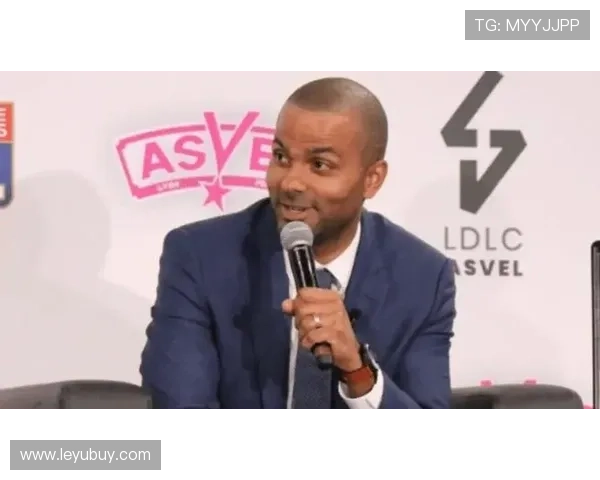 托尼·帕克高位挡拆拉开空间提升球队进攻节奏